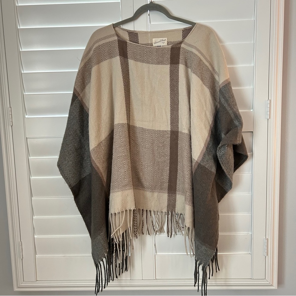 Universal Thread Plaid Fleece Cream Tan OS